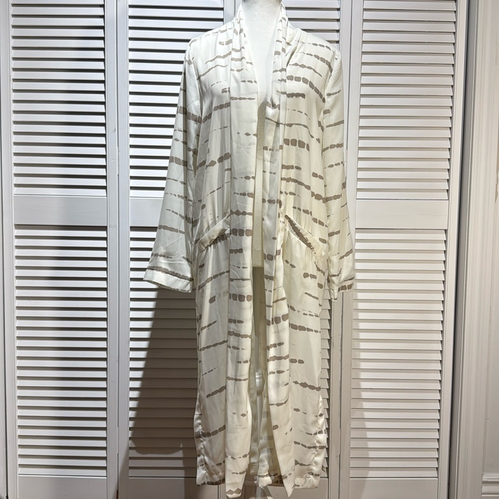 ⭐️🤍 Beautiful duster size S/M 🤍⭐️